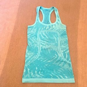 Lululemon green tank top, size 2.